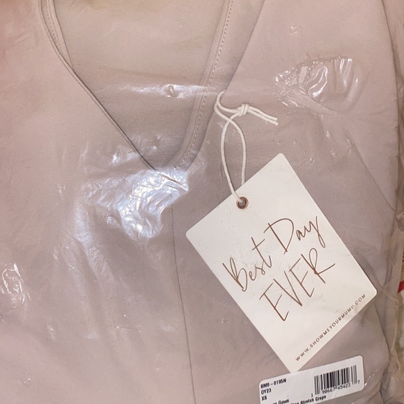 Show Me Your Mumu Morgan Gown in Show Me The Ring Stretch Crepe XS - Picture 3 of 3